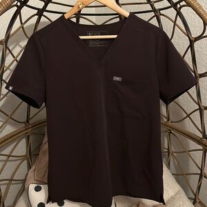 Gently used Figs scrub top in Espresso - M + Regular